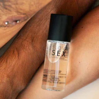 Розігрівальна їстівна масажна олія Bijoux Indiscrets Slow Sex 12 Зображення Розігрівальна їстівна масажна олія Bijoux Indiscrets Slow Sex