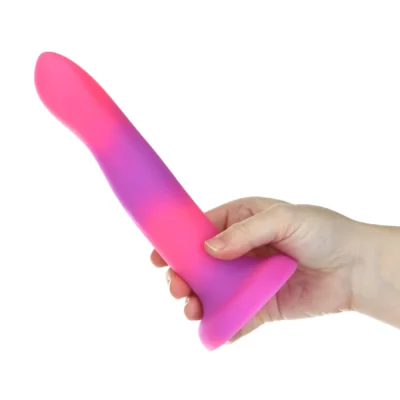 Фалоімітатор, що світиться в темряві, ADDICTION Rave 8″, Glow in the Dark Dildo Pink Purple 15 Зображення Фалоімітатор, що світиться в темряві, ADDICTION Rave 8″, Glow in the Dark Dildo Pink Purple