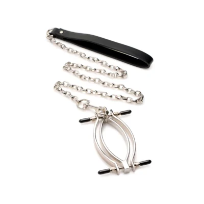 Затискач для статевих губ Master Series: Pussy Tugger Adjustable Vagina Clamp with Chain