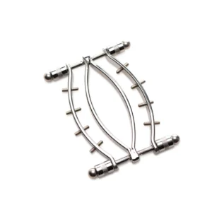 Затискач для вагіни Master Series: Spread 'Em Poker Vagina Clamp with Adjustable Pressure Screws - Зображення 5