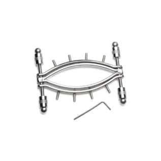 Затискач для вагіни Master Series: Spread 'Em Poker Vagina Clamp with Adjustable Pressure Screws - Зображення 3