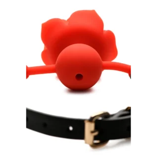 Силіконовий кляп з трояндою Master Series: Blossom Silicone Gag – Red 16 Силіконовий кляп з трояндою Master Series: Blossom Silicone Gag – Red - Зображення 5