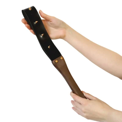 Зображення Ляскалка з шипами та дерев'яною ручкою Art of Sex - BDSM Strong