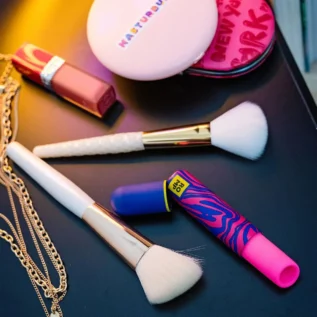Вакуумний кліторальний стимулятор Romp Lipstick 21 Зображення Вакуумний кліторальний стимулятор Romp Lipstick