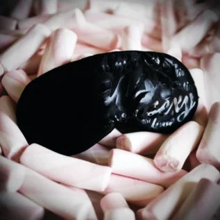 Маска ніжна на очі Bijoux Indiscrets - Blind Passion Mask в подарунковому пакованні 7 Зображення Маска ніжна на очі Bijoux Indiscrets - Blind Passion Mask в подарунковому пакованні