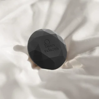 Вібромасажер діамант Bijoux Indiscrets - Twenty One Black, стильний аксесуар для дамської сумочки 13 Зображення Вібромасажер діамант Bijoux Indiscrets - Twenty One Black, стильний аксесуар для дамської сумочки